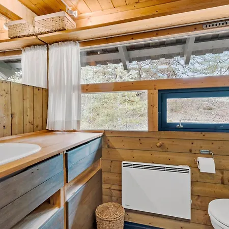 2 Bedroom In Nexo * Vester Somarken