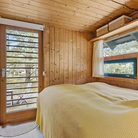 2 Bedroom In Nexo * Vester Somarken