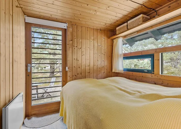 2 Bedroom In Nexo * Vester Somarken